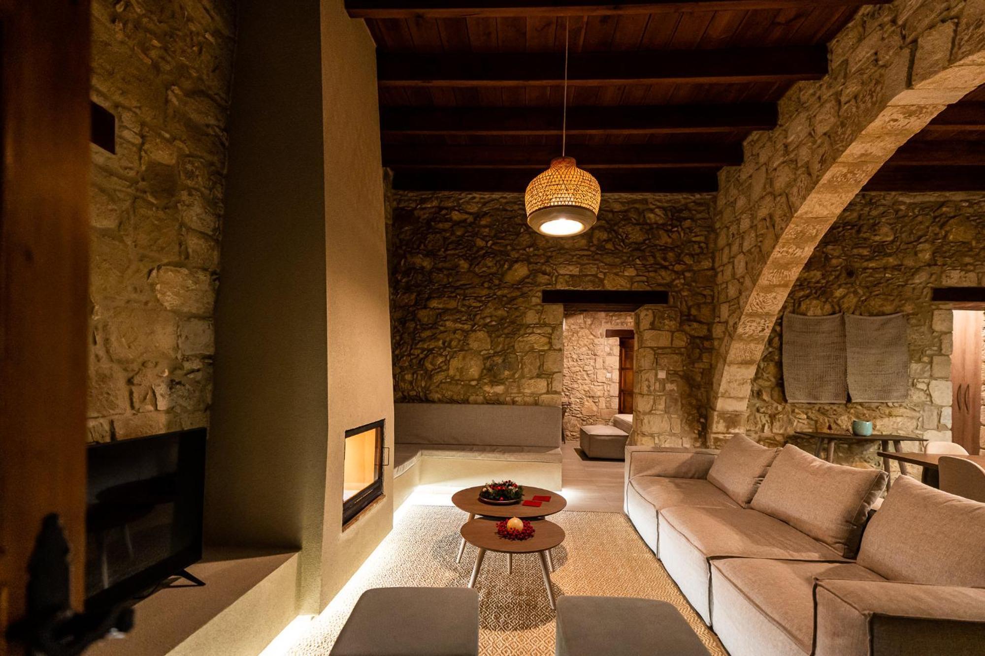 Harma Traditional Boutique Suites Paphos Pokoj fotografie