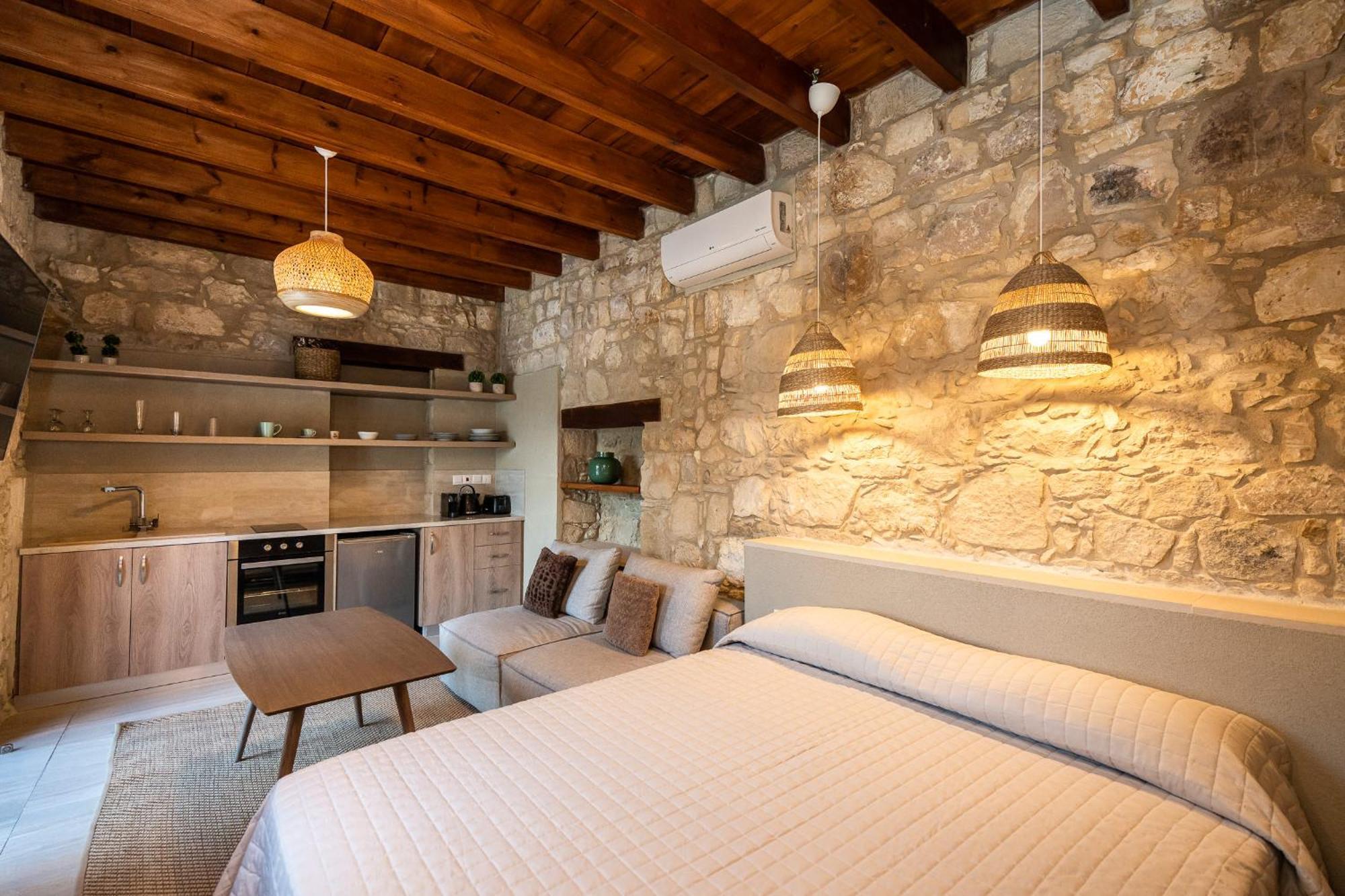 Harma Traditional Boutique Suites Paphos Pokoj fotografie