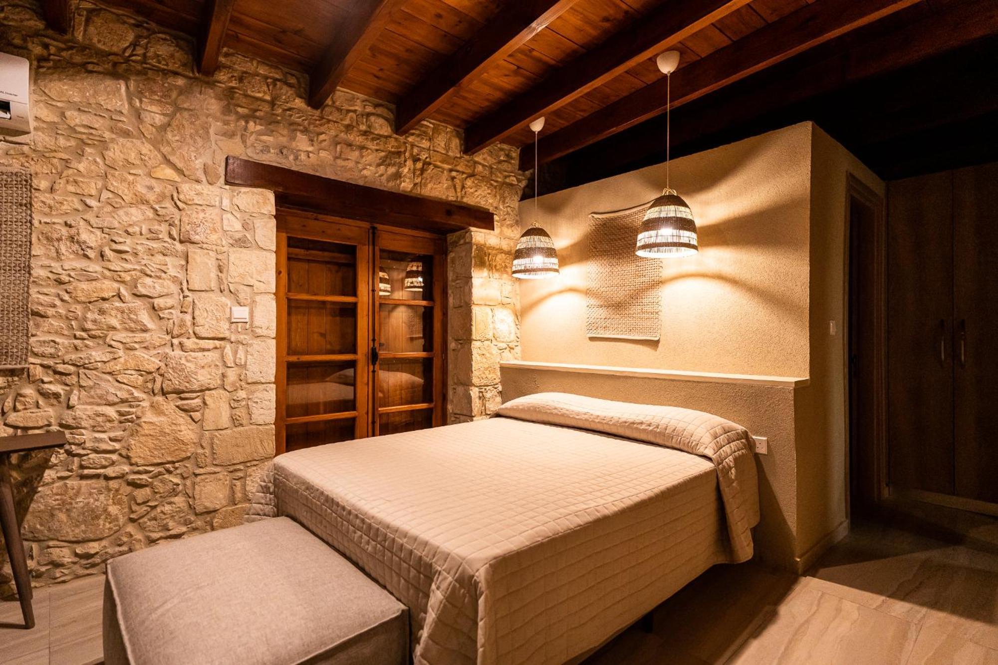 Harma Traditional Boutique Suites Paphos Pokoj fotografie