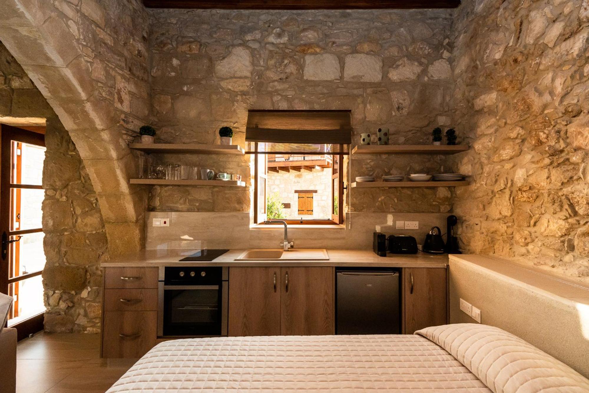 Harma Traditional Boutique Suites Paphos Pokoj fotografie